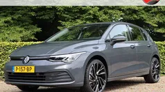 Grijs Gebruikt 2022 VW Golf VIII Life Hatchback | € 21.900 (Eerlijke prijs)