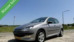 Grijs Gebruikt 2003 Peugeot 206 Hatchback | € 1.795 (Eerlijke prijs)