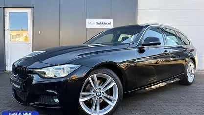 Zwart (metallic) Occasion 2018 BMW 320 M Sport Stationwagen | € 19.450 (Eerlijke prijs)
