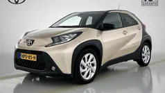 Bruin metallic Gebruikt 2022 Toyota Aygo Hatchback | € 19.945 (Eerlijke prijs)