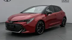 Rood, metallic lak Gebruikt 2021 Toyota Corolla Sport Hatchback | € 26.445 (Eerlijke prijs)