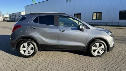 Grijs (metallic) Gebruikt 2017 Opel Mokka Innovation SUV | € 15.450 (Eerlijke prijs)