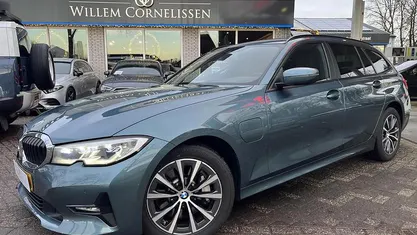 Gebruikt 2021 BMW 330e Executive Stationwagen | € 28.950 (Super prijs)