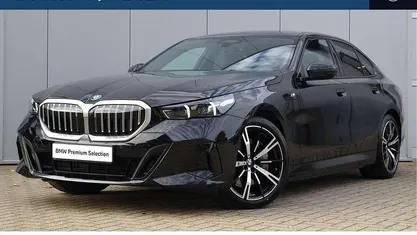 Gebruikt 2024 BMW 550e M Sport Sedan | € 76.450 (Super prijs)