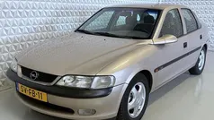 Beige Gebruikt 1998 Opel Vectra Sedan | € 1.250 (Eerlijke prijs)