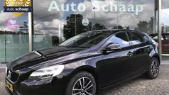 Zwart Gebruikt 2016 Volvo V40 Stationwagen | € 15.250 (Eerlijke prijs)