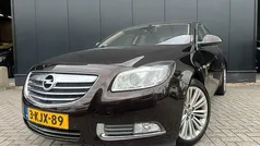 Bruin Gebruikt 2013 Opel Insignia Design Edition Sedan | € 7.995 (Super prijs)