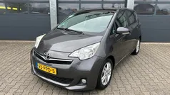Grijs Gebruikt 2011 Toyota Verso-S MPV | € 9.830 (Eerlijke prijs)