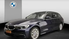 Blauw Gebruikt 2022 BMW 330 Executive Stationwagen | € 32.900 (Goede deal)
