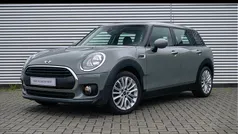 Grijs, metallic lak Gebruikt 2017 Mini One Clubman Comfort Stationwagen | € 15.950 (Eerlijke prijs)