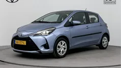 Blauw Gebruikt 2017 Toyota Yaris Hybrid Hatchback | € 16.445 (Eerlijke prijs)
