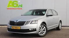Grijs Gebruikt 2017 Skoda Octavia Ambition Hatchback | € 13.900 (Super prijs)