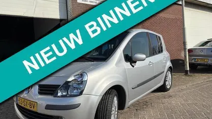 Occasion Renault Modus 98 PK (72 kW) 2006 Grijs MPV