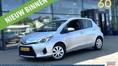 Grijs Gebruikt 2013 Toyota Yaris Hybrid Hatchback | € 10.950 (Eerlijke prijs)