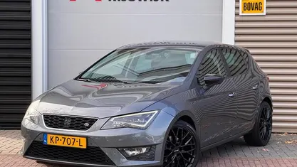 Grijs Gebruikt 2017 Seat Leon CONNECT Hatchback | € 9.950 (Goede deal)