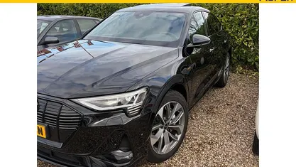 Zwart Occasion 2021 Audi e-tron SUV | € 29.950 (Eerlijke prijs)