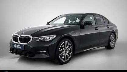 Gebruikt 2020 BMW 330 Sport Line Sedan | € 27.950 (Eerlijke prijs)