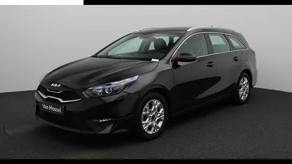 Zwart Gebruikt 2024 Kia Ceed Hatchback | € 27.900 (Eerlijke prijs)