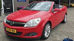 Rood Gebruikt 2007 Opel Astra Cabriolet Cabriolet | € 4.750 (Eerlijke prijs)
