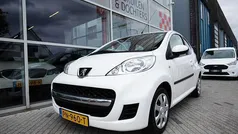 Wit Gebruikt 2012 Peugeot 107 Hatchback | € 3.950 (Eerlijke prijs)