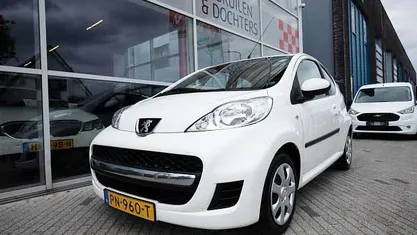Wit Gebruikt 2012 Peugeot 107 Hatchback | € 3.950 (Eerlijke prijs)