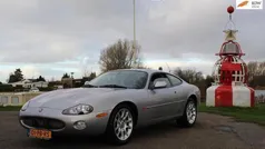 Grijs, metallic lak Gebruikt 2001 Jaguar XKR Coupé | € 19.995 (Super prijs)