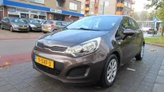 Bruin Gebruikt 2011 Kia Rio Hatchback | € 5.450 (Eerlijke prijs)