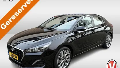 Zwart Gebruikt 2018 Hyundai i30 Comfort Hatchback | € 14.950 (Goede deal)