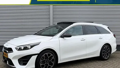 Wit Occasion 2025 Kia Ceed Sportswagon Stationwagen | € 31.335 (Eerlijke prijs)
