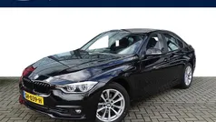 Zwart Gebruikt 2018 BMW 318 Executive Sedan | € 18.900 (Eerlijke prijs)