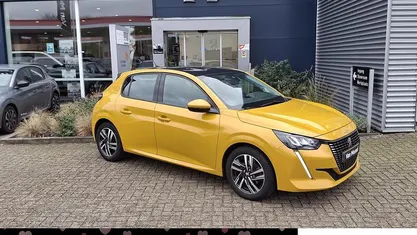 Occasion Peugeot 208 Allure 101 PK (74 kW) 2020 Geel Hatchback