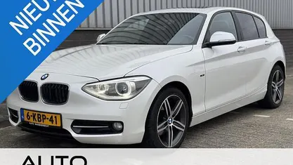 Wit (metallic) Occasion 2013 BMW 114 Sport Line Hatchback | € 6.745 (Eerlijke prijs)