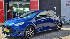 Blauw Gebruikt 2021 Toyota Yaris Hybrid Executive Hatchback | € 22.400 (Eerlijke prijs)