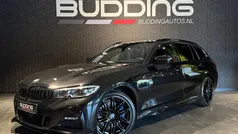 Zwart Gebruikt 2021 BMW 330e M Performance Stationwagen | € 32.950 (Eerlijke prijs)