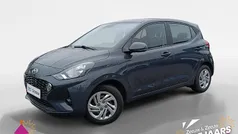 Aurora grey metallic (a7g) (donker grijs) Gebruikt 2021 Hyundai i10 Comfort Hatchback | € 12.840 (Eerlijke prijs)