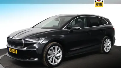 Zwart Gebruikt 2021 Skoda Enyaq iV SUV | € 23.499 (Eerlijke prijs)