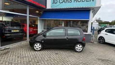 Gebruikt 2004 Renault Twingo Luxe Hatchback | € 775 (Eerlijke prijs)