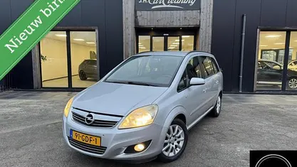 Grijs (metallic) Occasion 2008 Opel Zafira MPV | € 1.700 (Eerlijke prijs)