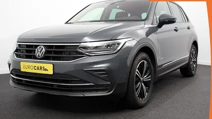 Grijs Gebruikt 2023 VW Tiguan Active SUV | € 31.940 (Super prijs)