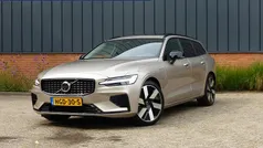 Grijs Gebruikt 2025 Volvo V60 Plus Stationwagen | € 49.950 (Eerlijke prijs)