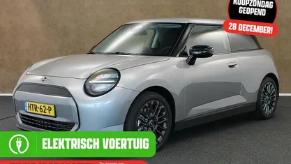 Grijs Nieuw 2025 Mini Cooper Essential Hatchback | € 26.950 (Eerlijke prijs)
