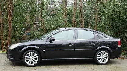 Occasion 2008 Opel Vectra GTS Executive Hatchback | € 2.749 (Eerlijke prijs)
