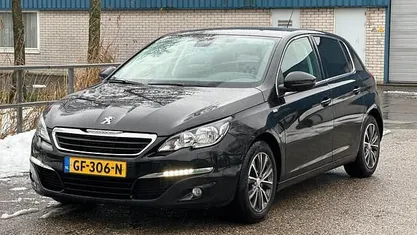 Zwart Gebruikt 2015 Peugeot 308 Style Hatchback | € 7.950 (Eerlijke prijs)