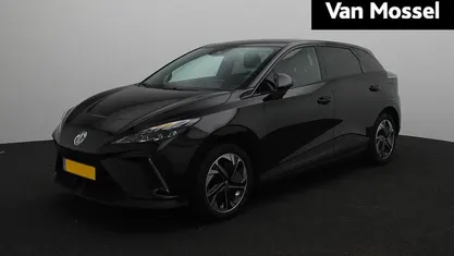 Zwart Gebruikt 2023 MG MG4 EV Luxury Hatchback | € 21.222 (Goede deal)