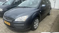 Grijs Gebruikt 2007 Ford Focus Ambiente Hatchback | € 1.799 (Eerlijke prijs)