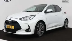 Wit Gebruikt 2021 Toyota Yaris Hybrid Executive Hatchback | € 23.445 (Eerlijke prijs)