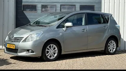 Grijs Gebruikt 2011 Toyota Verso Comfort MPV | € 7.450 (Goede deal)