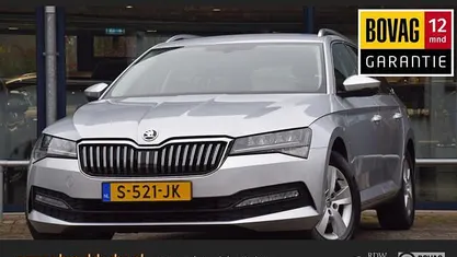 Grijs Occasion 2023 Skoda Superb Business Line Stationwagen | € 24.490 (Eerlijke prijs)