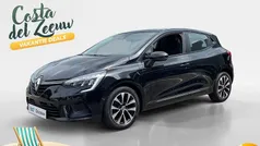 Zwart Gebruikt 2022 Renault Clio V Intens Hatchback | € 14.450 (Eerlijke prijs)