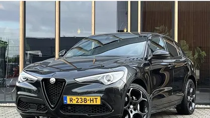 Zwart Gebruikt 2022 Alfa Romeo Stelvio Veloce SUV | € 43.600 (Goede deal)